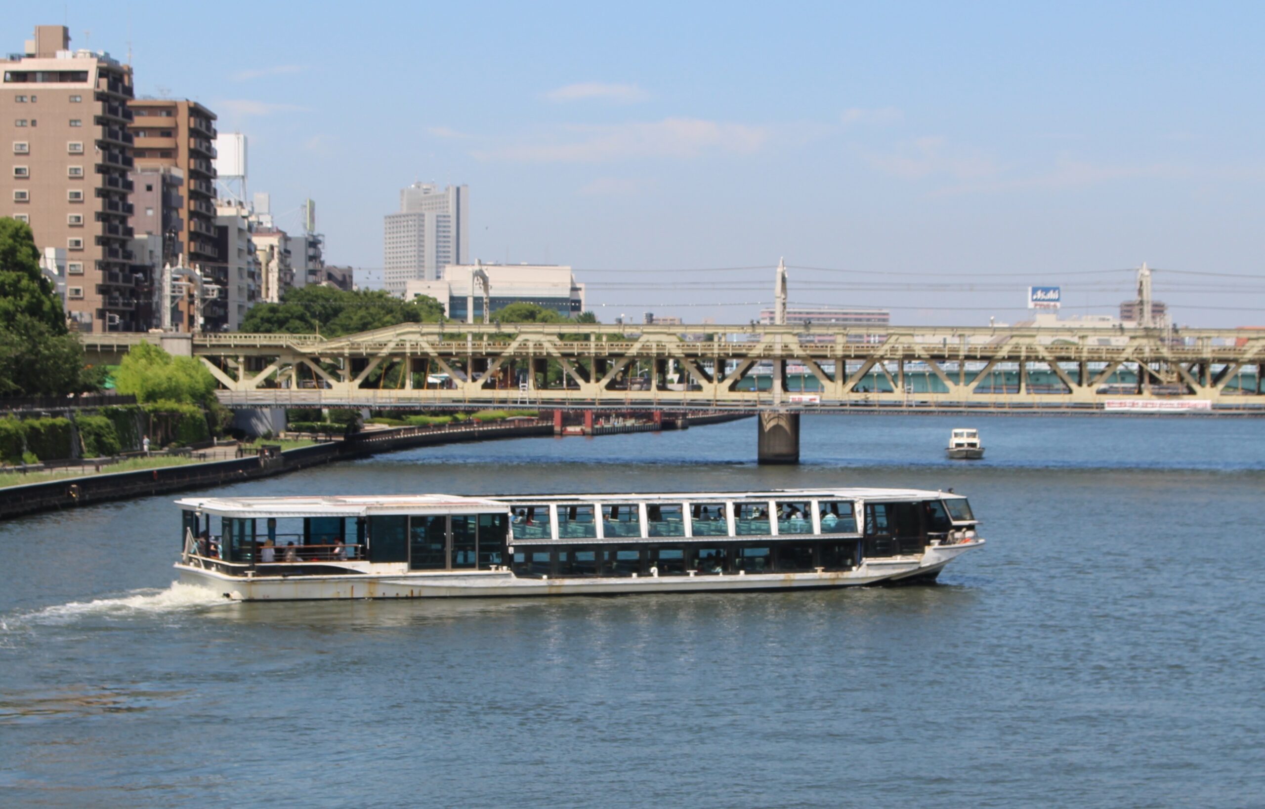 cruise on sumida river